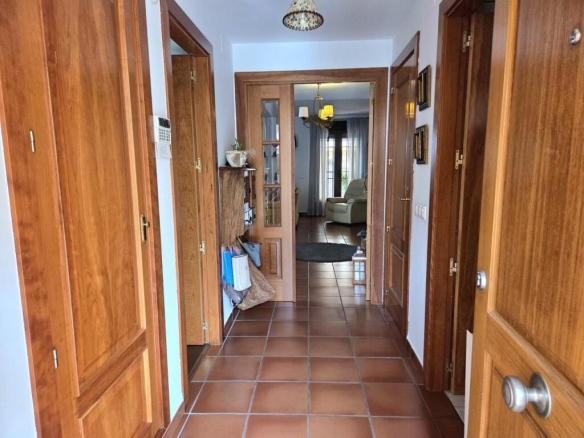 Imagen 4 de CHALET EN URBANIZACIÓN ITÁLICA