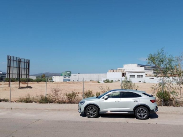 Imagen 3 de Excelente oportunidad de inversión en el Polígono Industrial L’Horta Vella (Bétera).