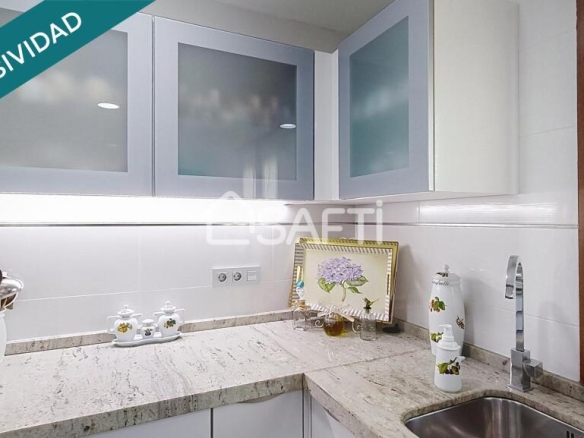 Imagen 3 de ? Espectacular casa reformada con garaje industrial y jardín privado