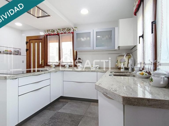 Imagen 1 de ? Espectacular casa reformada con garaje industrial y jardín privado