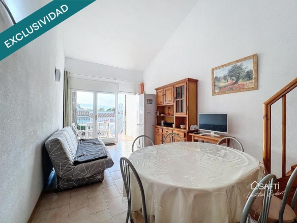 Imagen 3 de Encantadora Casa Adosada en Empuriabrava – Exclusiva de SAFTI