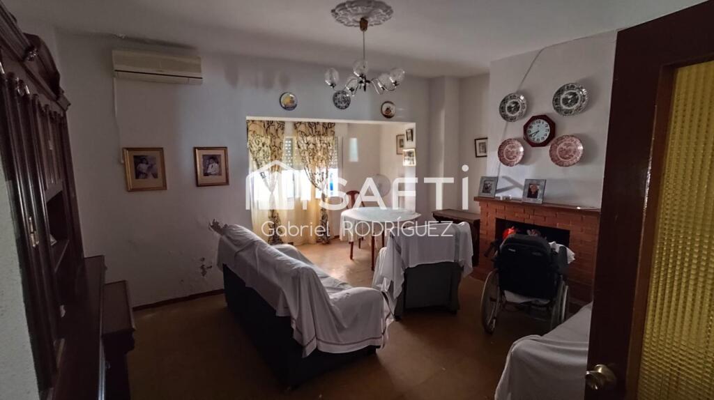 Imagen 2 de Gran Oportunidad en el Corazón de Badajoz – Ideal para Reforma
