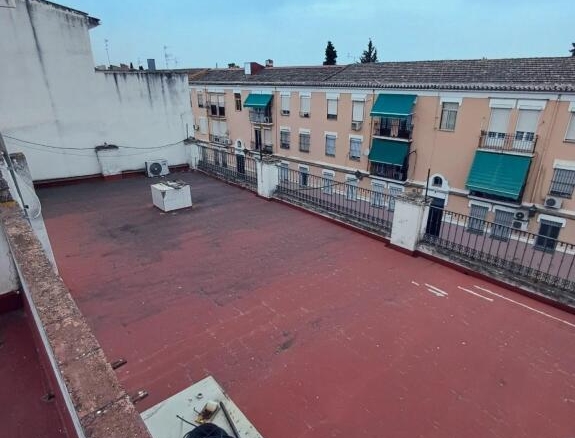 Imagen 3 de Casa de 1.063 metros junto a puerta palmas. Gran ubicación.