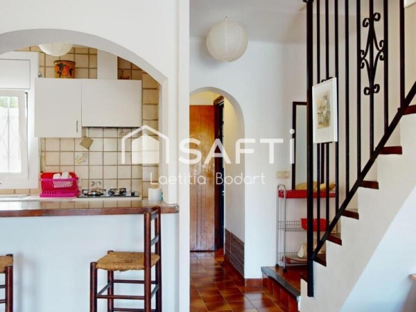 Imagen 4 de Encantadora casa adosada con 2 dormitorios y amplia terraza – Ubicada en una zona privilegiada de Empuriabrava