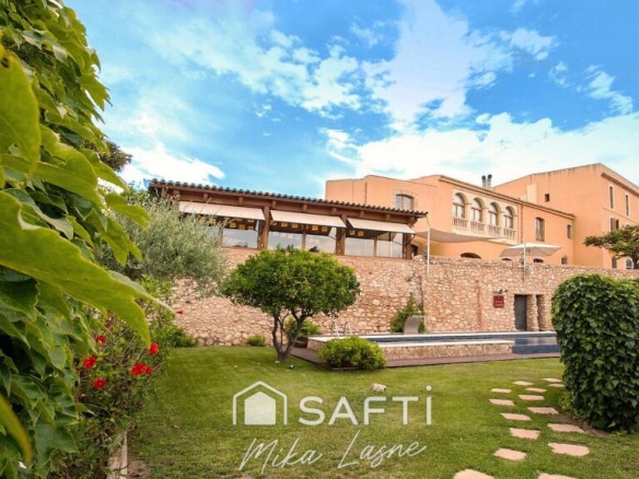 Imagen 2 de Tu Inversión Soñada en una  Masía Histórica con Potencial Ilimitado