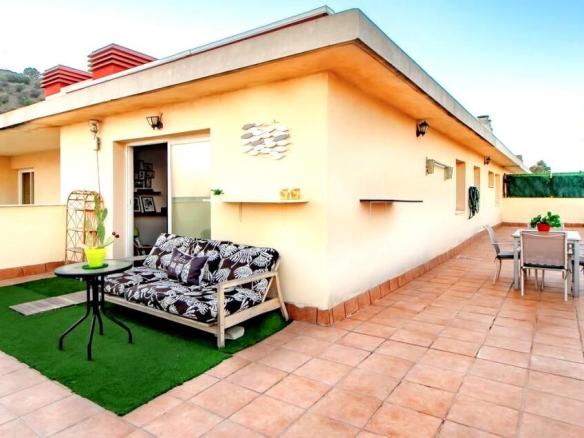 AMUEBLADO Y MUY ACOGEDOR. LISTO PARA ENTRAR A VIVIR