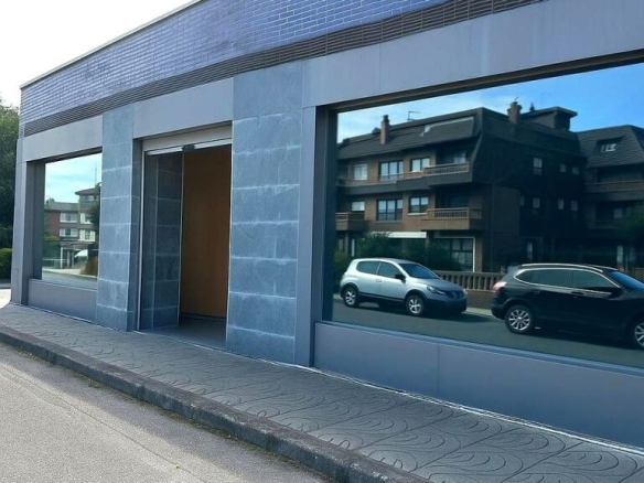 Imagen 2 de Local en alquiler en Reocín – bajo de 200 m²