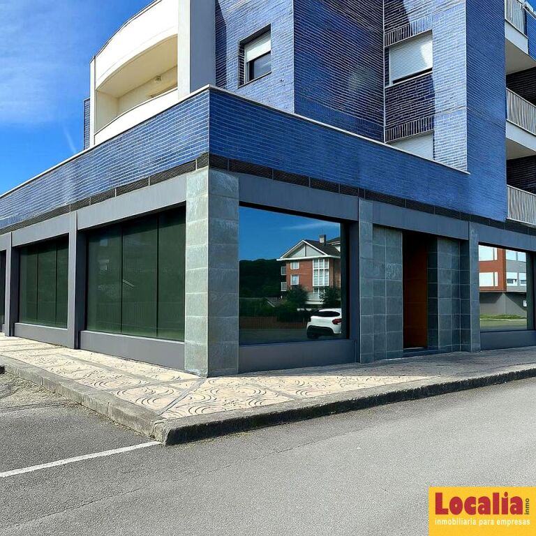 Imagen 3 de Local en alquiler en Reocín – bajo de 200 m²