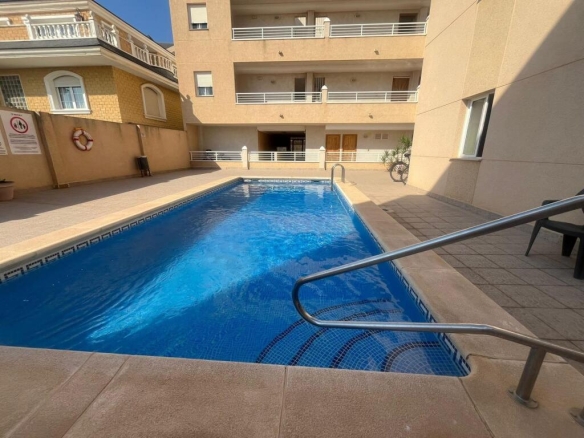 Imagen 2 de Acogedor piso de 2 dormitorios con piscina comunitaria en Los Montesinos