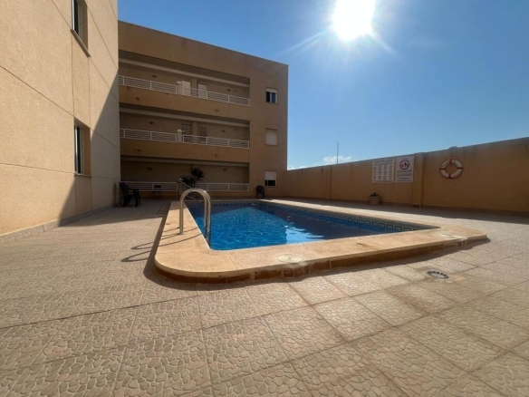 Imagen 3 de Acogedor piso de 2 dormitorios con piscina comunitaria en Los Montesinos