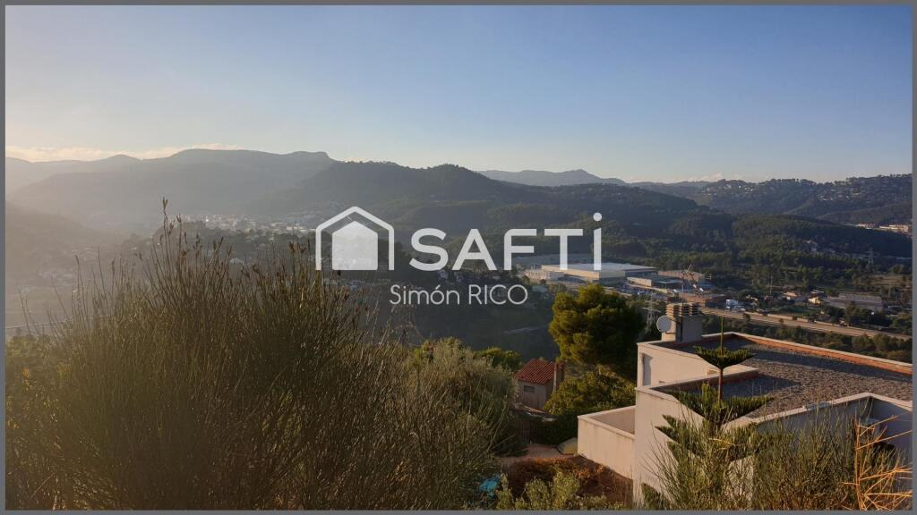 Imagen 2 de TERRENO en CERVELLÓ. VISTAS AL LLOBREGAT Y CORBERA. A 16 MN DE BARCELONA.