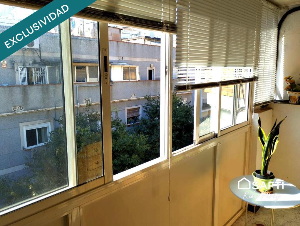 Imagen 3 de Ático con terraza en L’Hospitalet-junto al metro.
