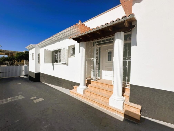 Imagen 2 de Villa de lujo en El Madroñal – Tenerife Sur