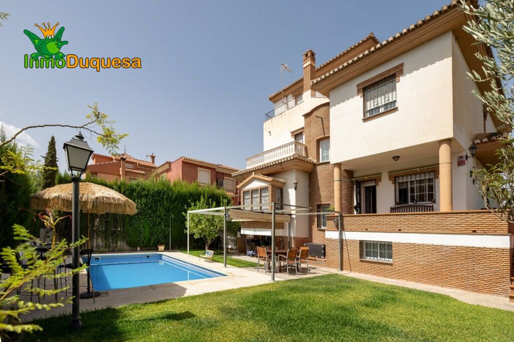 Imagen 2 de Precioso chalet independiente en "Urb. El Carmelo"