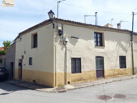 Imagen 1 de Casa de pueblo junto a la iglesia - El Club del Propietario Imagen 1 de Casa de pueblo junto a la iglesia