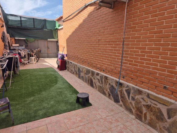 Imagen 3 de ? Chalet pareado con jardín en parcela de 200 m² – 167 m² construidos