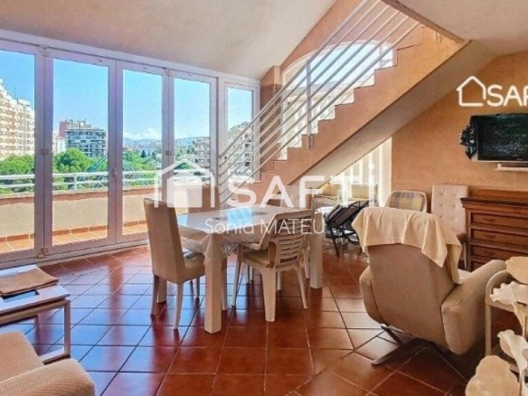 Imagen 3 de ¡Impresionante Ático Dúplex con Vistas al Mar y la Montaña!