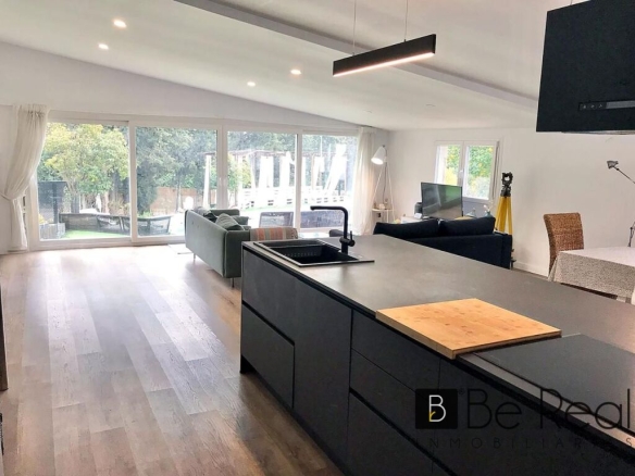 Imagen 1 de AMPLIO CHALET INDEPENDIENTE REFORMADO EN MIRADOR DEL ROMERO