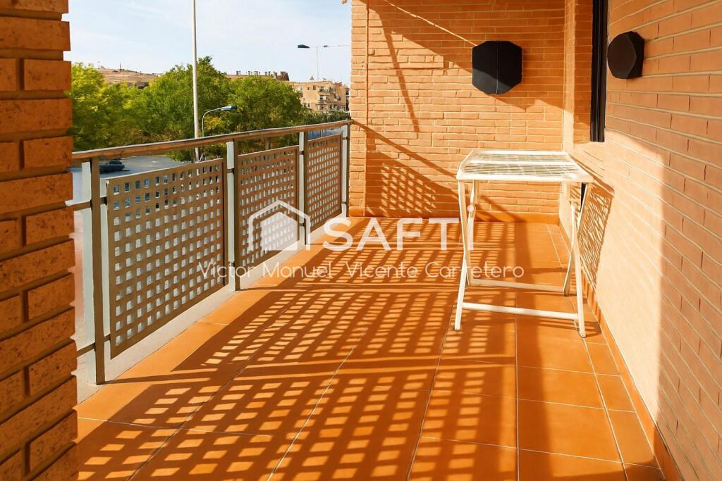 Imagen 2 de Piso amplio y luminoso en Playa  Puerto de Sagunto.