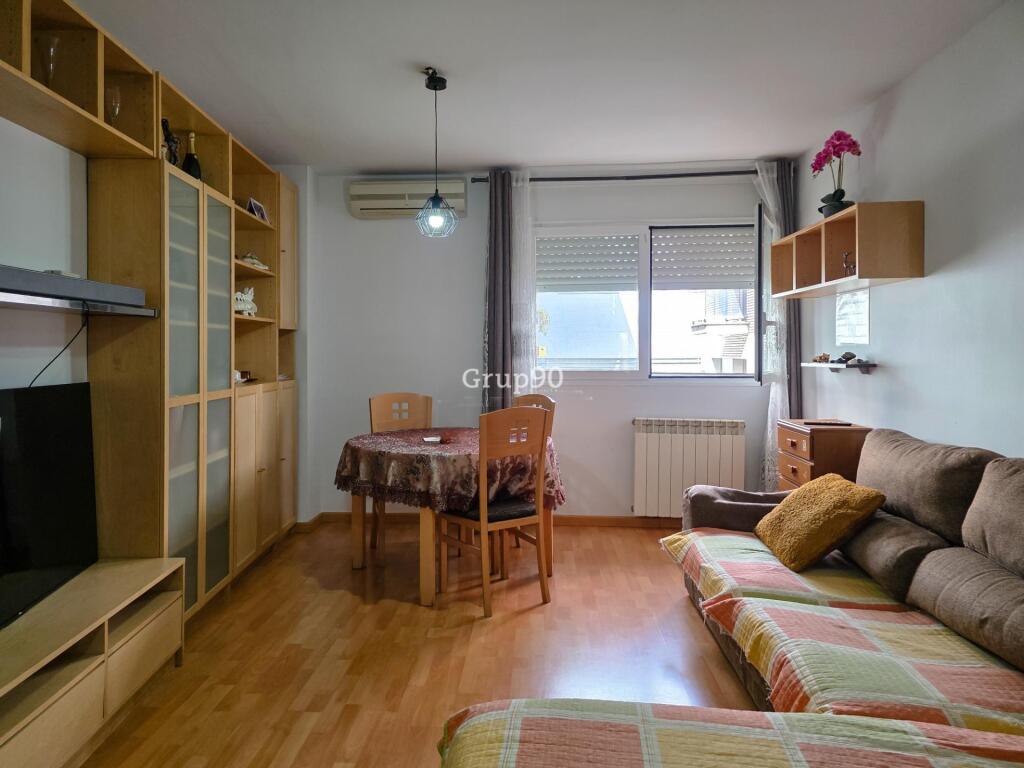 Imagen 3 de ? Gran oportunidad en Rosselló – Piso en venta con inquilino hasta 2029