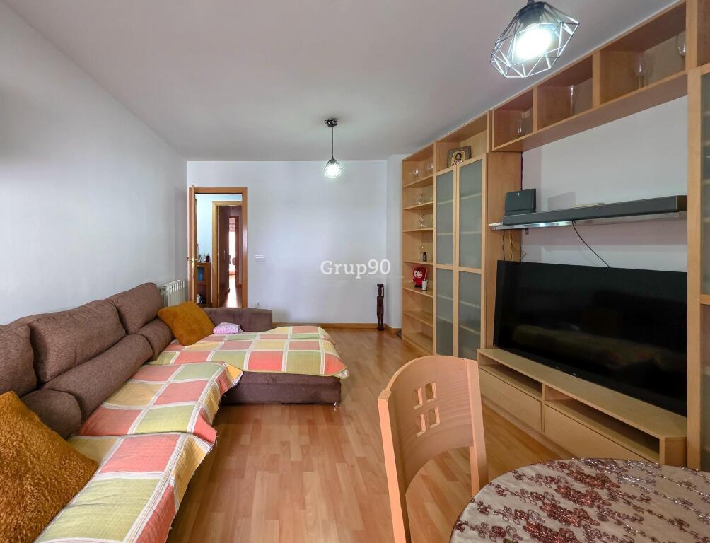 Imagen 4 de ? Gran oportunidad en Rosselló – Piso en venta con inquilino hasta 2029