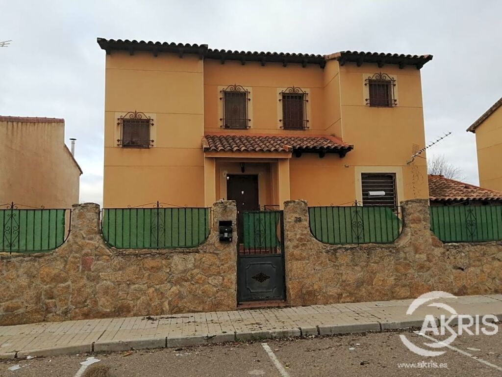 Imagen 2 de **CHALET OCUPADO