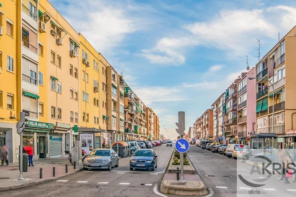 Imagen 4 de VENTA LOCAL EN BARRIO DE CARABANCHEL