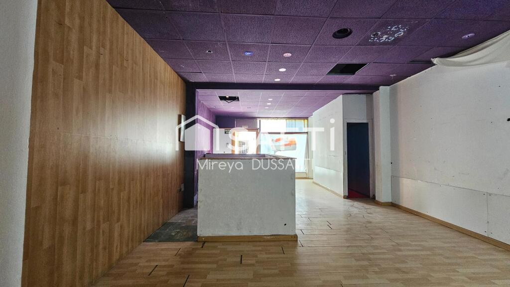 vivienda con local comercial y sótano