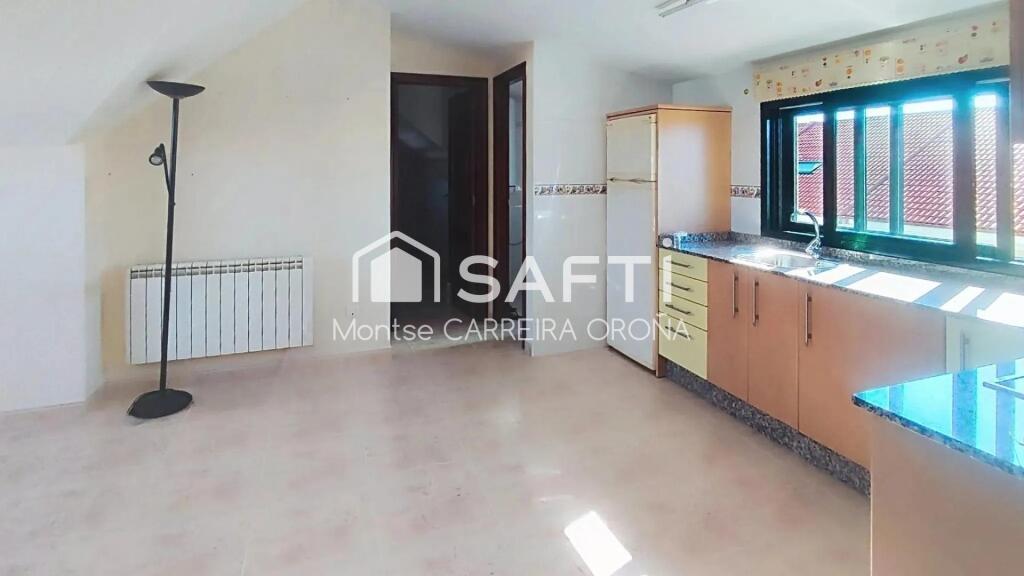 Imagen 3 de Alquiler. Bonito apartamento en el puerto de Aguiño- Ribeira.