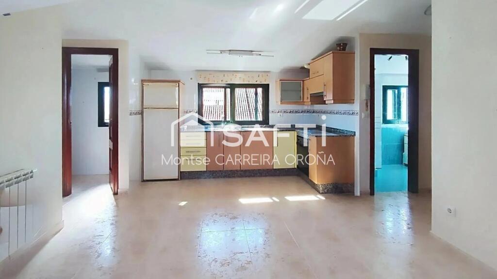 Imagen 4 de Alquiler. Bonito apartamento en el puerto de Aguiño- Ribeira.
