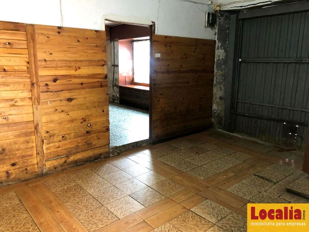 Imagen 2 de Local en venta en Torrelavega de 250 m2