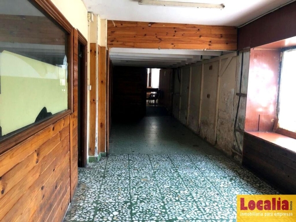 Imagen 1 de Local en venta en Torrelavega de 250 m2