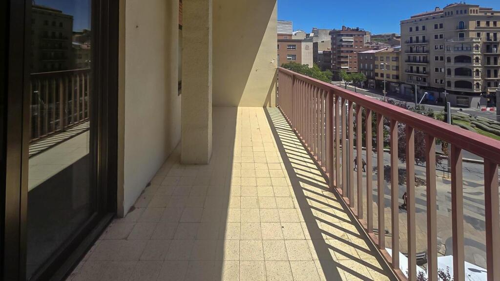 Imagen 2 de ECONÒMIC PIS DE 4 HABITACIONS A RICARD VINYES