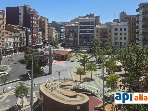 Imagen 1 de ECONÒMIC PIS DE 4 HABITACIONS A RICARD VINYES