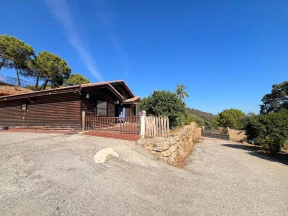 Imagen 1 de SE VENDE PARCELA RUSTICA DE 4000M2 CON UNA PRECIOSA CASA LEGALIZADA.