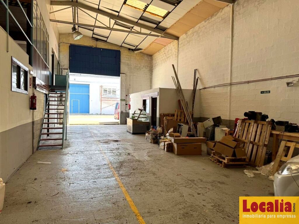 Imagen 2 de Atractiva Nave Industrial con oficinas en Polanco