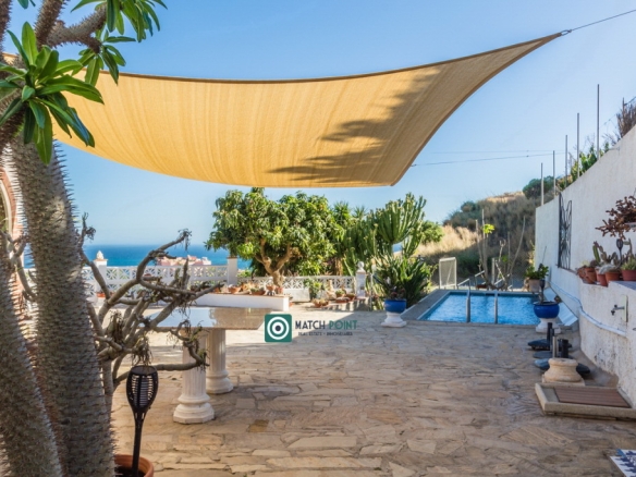 Imagen 1 de Casa de campo-Masía en Venta en Almuñecar Granada
