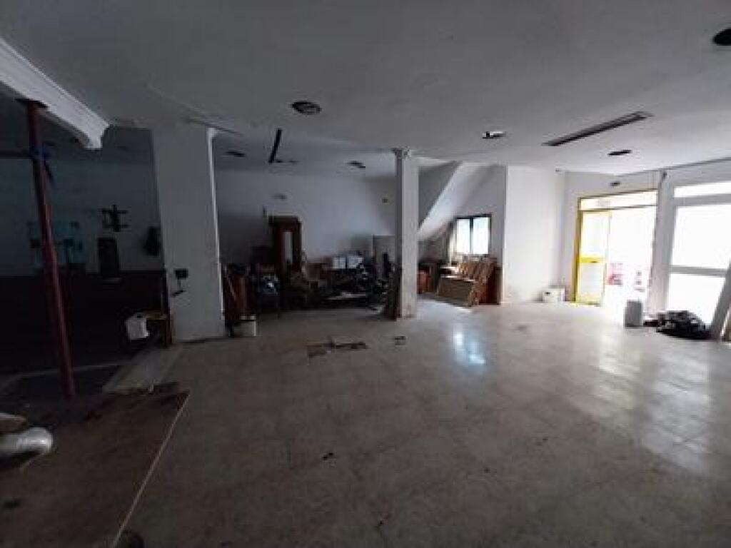 Imagen 2 de ALQUILER DE LOCAL EN ESTEPONA