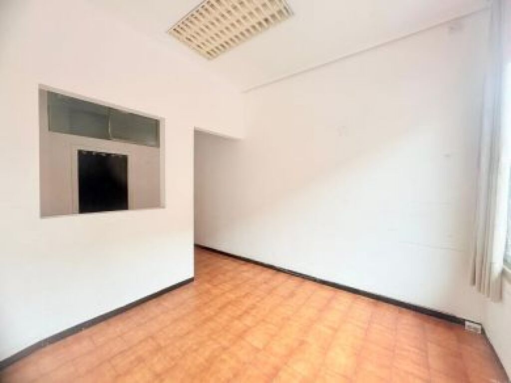 Imagen 4 de Local comercial en Alquiler en Vitoria Álava