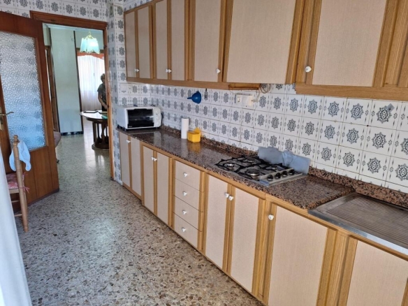 Imagen 4 de Gran piso de 4 dormitorios + cochera para 3 coches - Sin comisión.