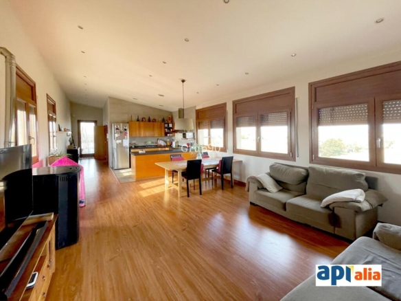 Imagen 1 de EXCLUSIVA APIALIA – ¡Tu nuevo hogar te espera en El Poal (Lleida)!