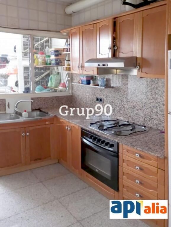 Imagen 4 de EXCLUSIVA APIALIA – ¡Amplio piso de 4 habitaciones en Mollerussa te está esperando!