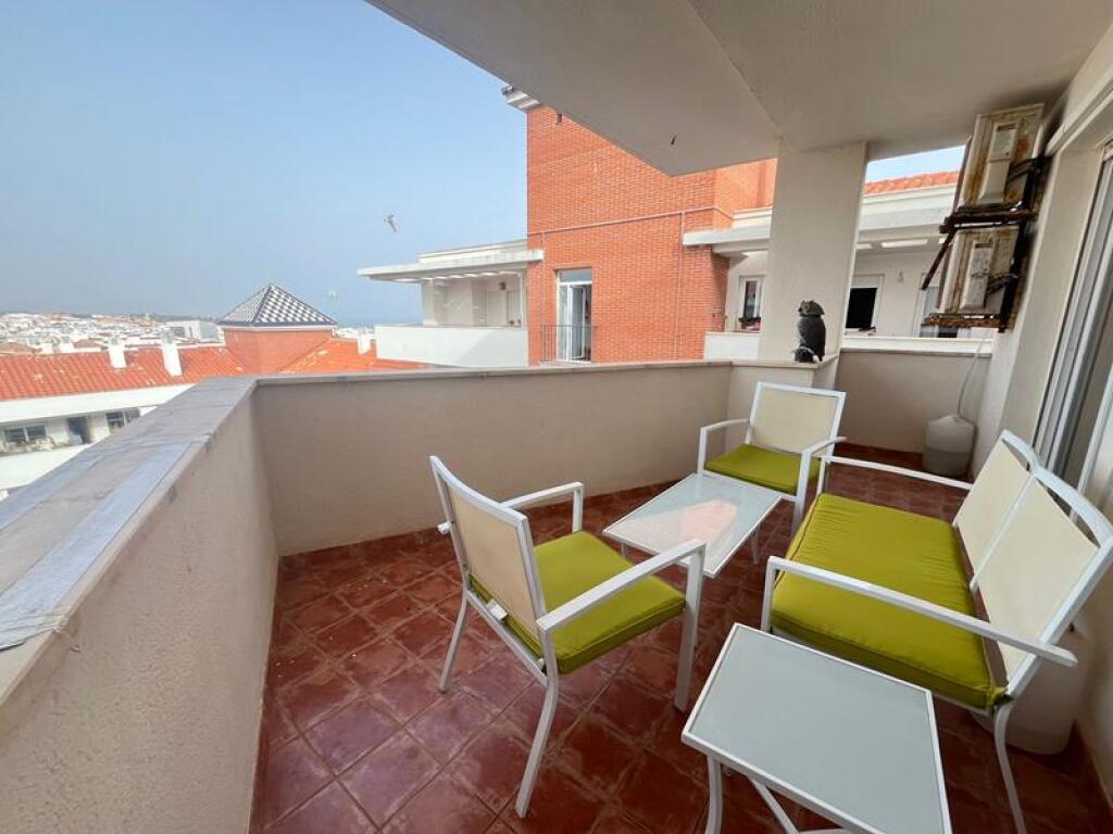 Imagen 3 de ¡ ALQUILER DE PISO EN ESTEPONA ¡ ¡ SOLO PROFESORES!