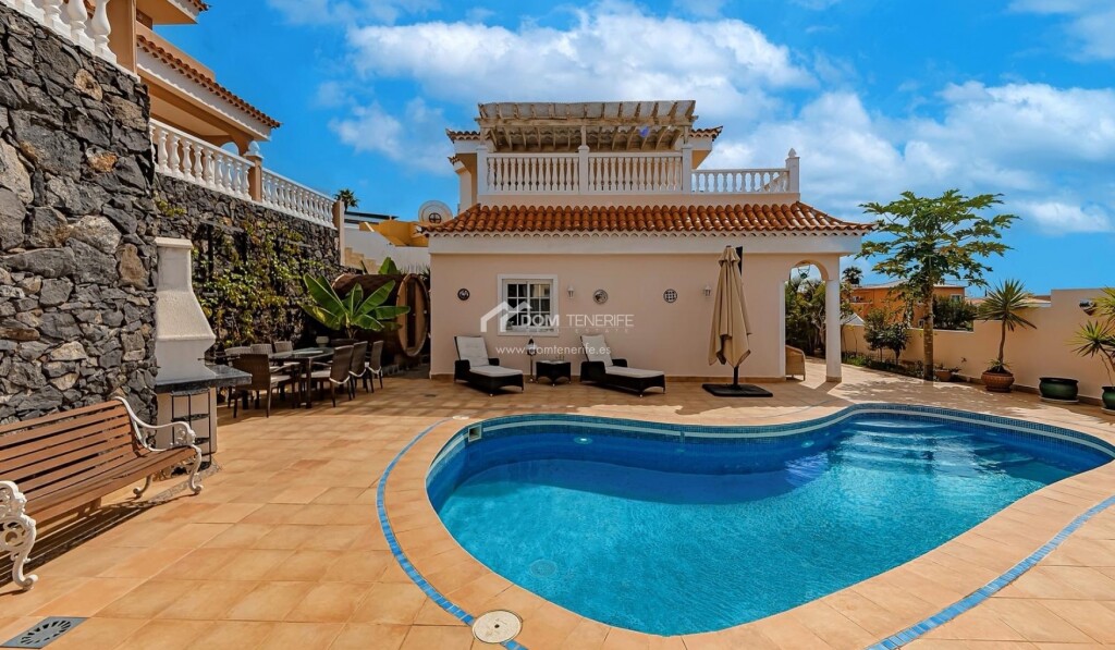 Imagen 2 de Casa-Chalet en Venta en Adeje Santa Cruz de Tenerife