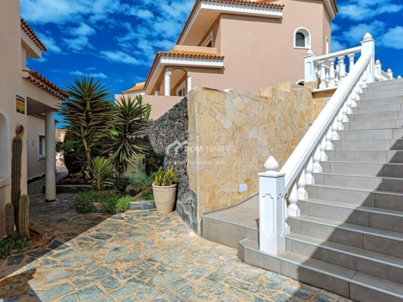 Imagen 1 de Casa-Chalet en Venta en Adeje Santa Cruz de Tenerife