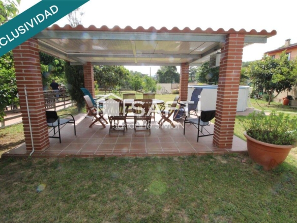 Imagen 3 de Pequeña y encantadora casa con parcela totalmente plana!