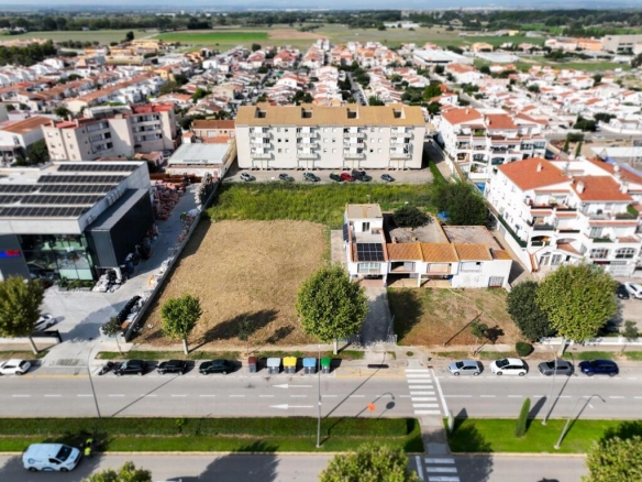 Imagen 2 de Solar edificable en Empuriabrava – Ubicación estratégica