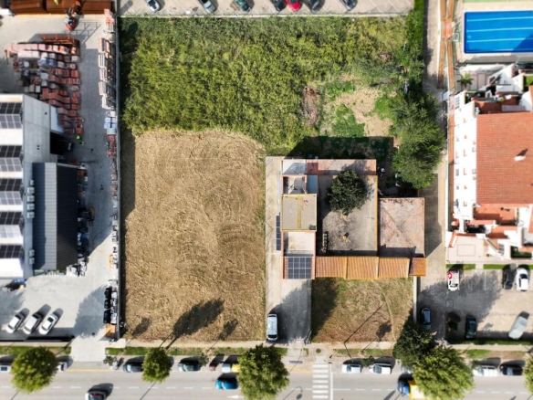 Imagen 3 de Solar edificable en Empuriabrava – Ubicación estratégica