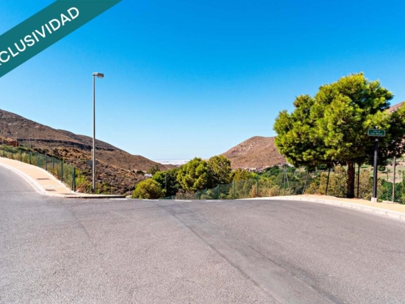 Imagen 2 de Parcela Doble Urbanizable Frente al Campo de Golf