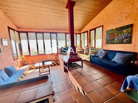 Imagen 2 de Casa de montaña con vistas panorámicas al mar.